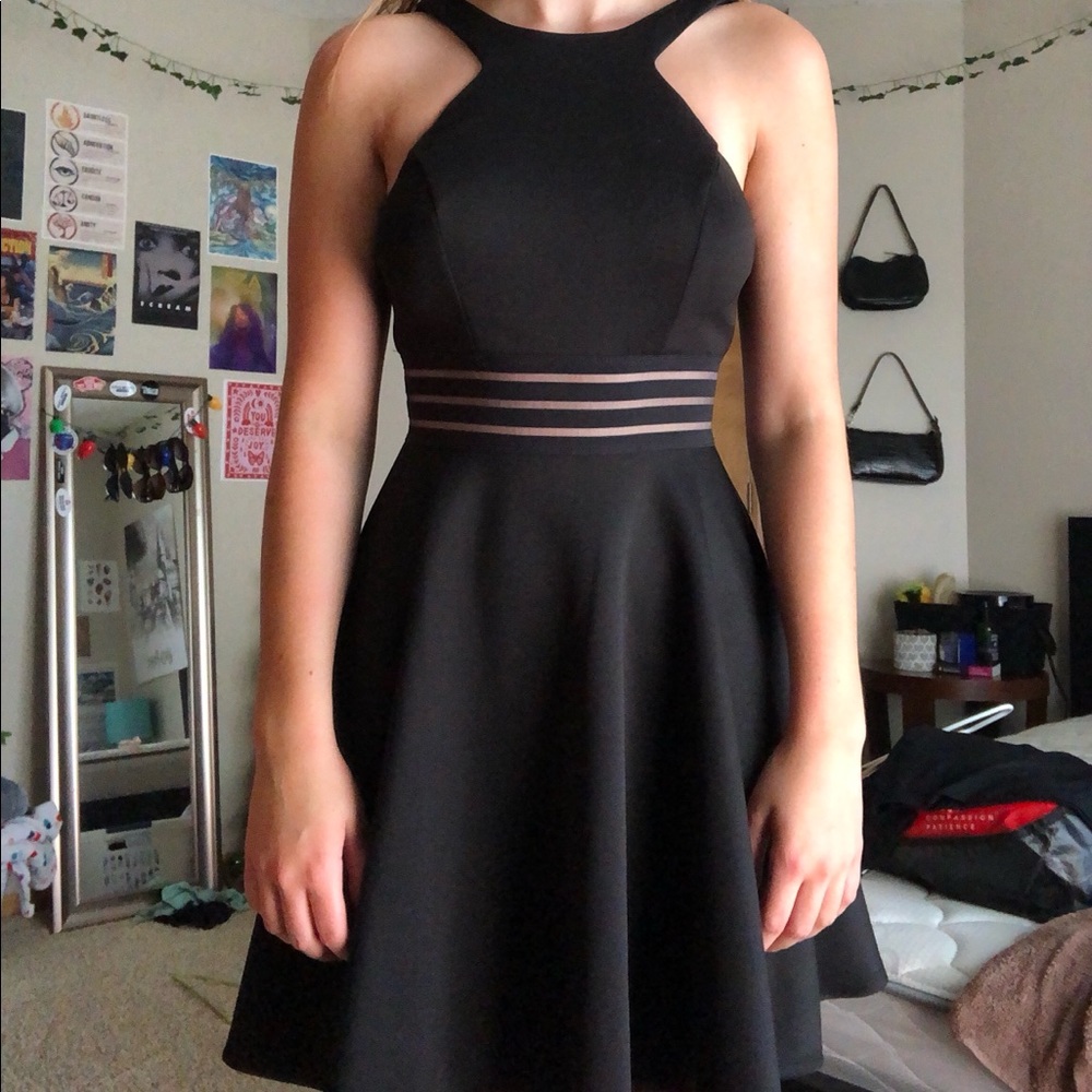 Cute mini dress !